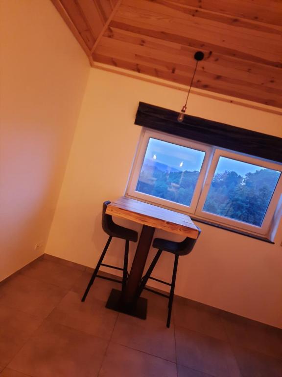 # A Mont Nos'Hôtes room 2