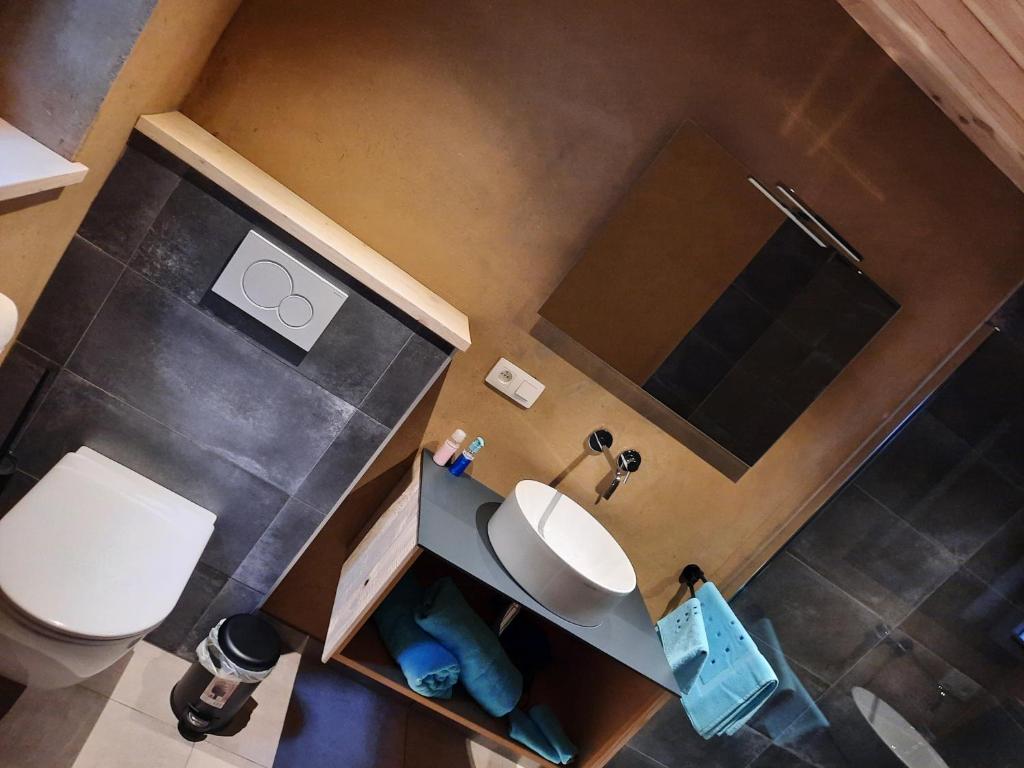 # A Mont Nos'Hôtes room 5